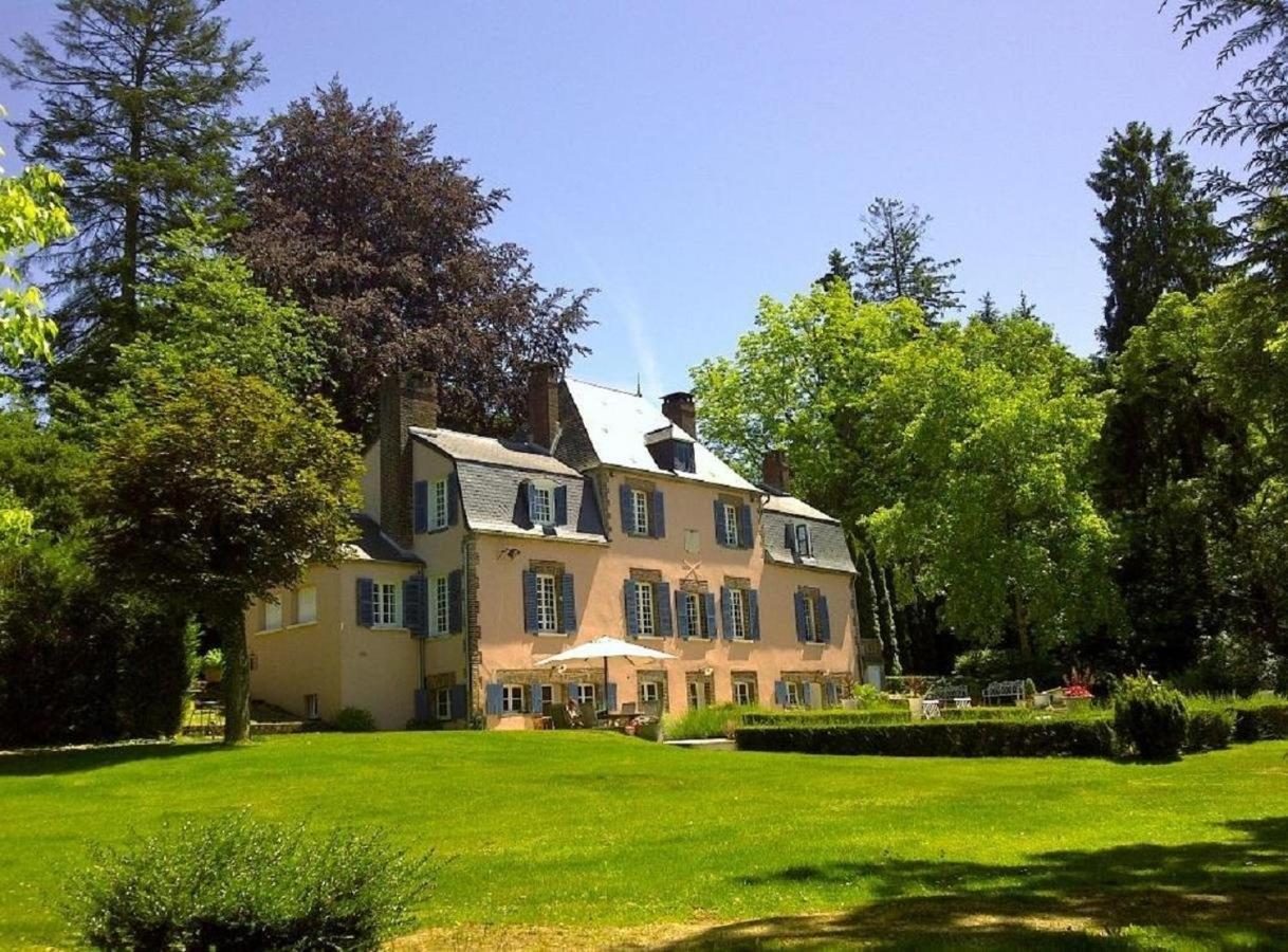 Le Charme Villa Mézilles Exterior photo