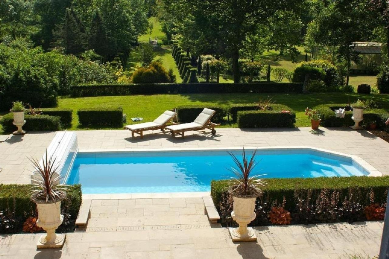 Le Charme Villa Mézilles Exterior photo