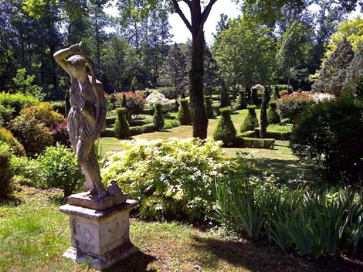 Le Charme Villa Mézilles Exterior photo