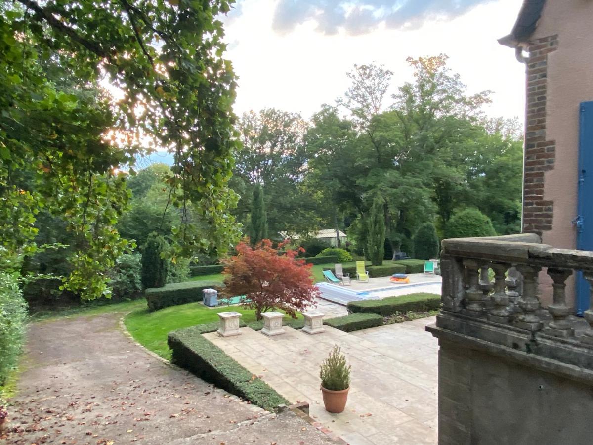 Le Charme Villa Mézilles Exterior photo